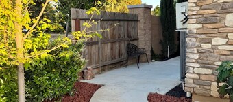 Cozy 1-bedroom studio in lovely Clovis with AC, unit 3