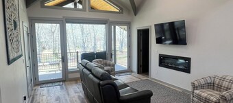 2-bedroom, 2nd story ranchette apartment for relaxing in beautiful Mackay Idaho