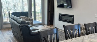 2-bedroom, 2nd story ranchette apartment for relaxing in beautiful Mackay Idaho