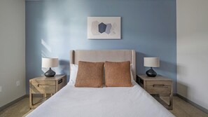 1 habitación, escritorio, tabla de planchar con plancha y wifi 