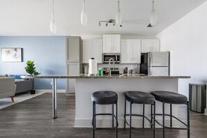 Fridge, dining tables - Landing | Chic 1BD, Pool, Clubhouse (Venice)