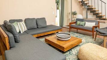 Smart TV, DVD player, stereo