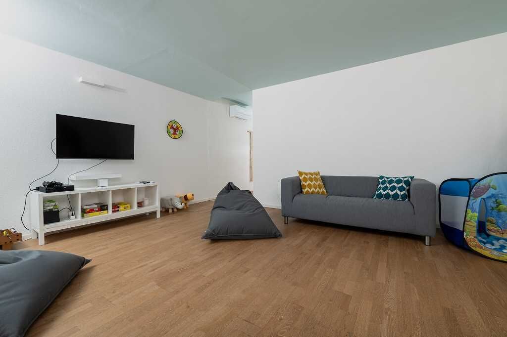 Smart TV, DVD player, stereo