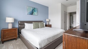 1 bedroom, desk, iron/ironing board, WiFi - Landing | Modern 1BD, Pool, Clubhouse (Venice)