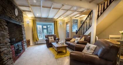 Near Beach - Parking - Pet - Garden - Sleeps 4