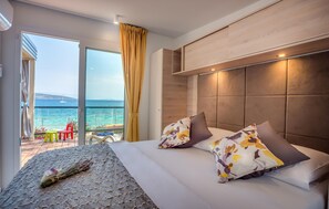 2 bedrooms, in-room safe, iron/ironing board, travel cot - Nice (sta)caravan in Krk with WiFi (Krk)