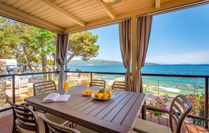 Outdoor dining - Nice (sta)caravan in Krk with WiFi (Krk)