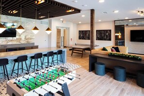 Games room - Landing | Modern Studio, Gym, Courtyard (Addison)