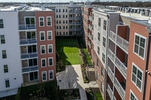 Exterior - Landing | Beautiful 1BD, Game Room, Gym (Richmond)