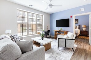 1 bedroom, desk, iron/ironing board, WiFi - Landing | Modern 1BD, Gym, Clubhouse (Cleveland)