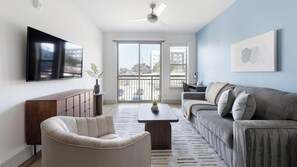 Smart TV - Landing | Stylish 1BD, Clubhouse, Pool (Austin)