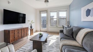 Smart TV - Landing | Stylish 1BD, Clubhouse, Pool (Austin)