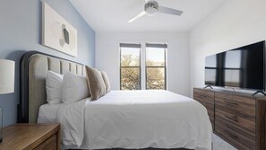 1 habitación, escritorio, tabla de planchar con plancha y wifi 