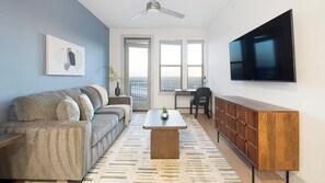 Smart TV - Landing | Incredible 1BD, Gym, Pool (Austin)