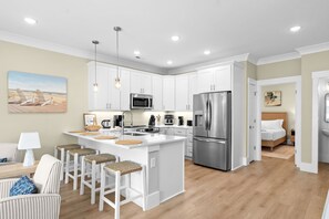 Fridge, microwave, oven, stovetop - Brand New Coastal Luxury -Walk to Beach (Myrtle Beach)