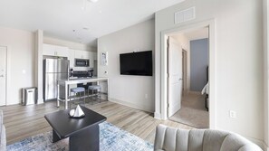 Smart TV - Landing | Beautiful 1BD, Courtyard, Gym (Richmond)