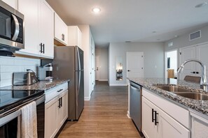 Fridge, dining tables - Landing | Beautiful 1BD, Gym, Pool (Palm Bay)