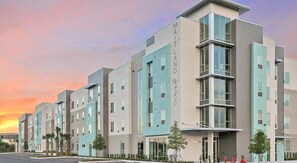 Exterior - Landing | Incredible 1BD, Gym, Clubhouse (Lockhart)