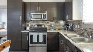Unclassified image, 3 of 26, button - Landing | Stylish 1BD, Gym (Waco)