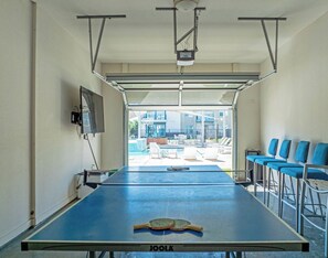 Games room - Landing | Stunning 2BD, Gym (Waco)