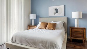 2 Schlafzimmer, Schreibtisch, Bügeleisen/Bügelbrett, WLAN