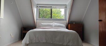 Furnished Warm Sunny Home in Paremata