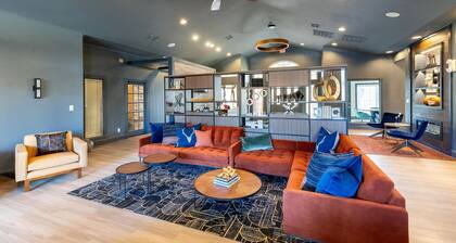 Landing | Stunning 2BD, Gym, Clubhouse