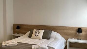 Apartament superior, balcó, vistes al jardí