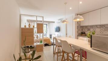 Lejlighed - balkon - byudsigt | Spiseområde