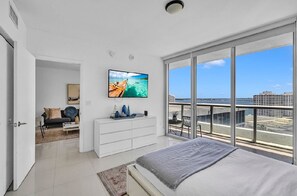 2 bedrooms, iron/ironing board, WiFi, bed sheets - LUXORA 2BR 1 BA 16TH FLOOR W -FREE SPA (Miami)
