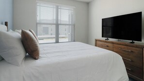 2 bedrooms, desk, iron/ironing board, WiFi - Landing | Incredible 2BD in Bellview Acres Whiting (Baytown)