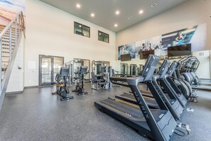 Fitness facility - Landing | Beautiful 1BD, Pool (Arlington)