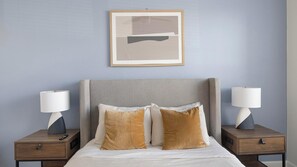 1 bedroom, desk, iron/ironing board, WiFi - Landing | Stunning 1BD, Pool (Arlington)
