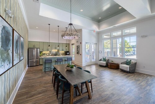 Landing | Amazing 1BD, Clubhouse, Pool