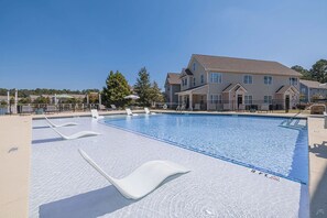 Pool - Landing | Beautiful 2BD, Gym, Pool (Port Wentworth)