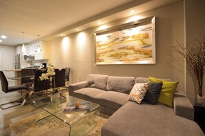 Suite, City View | Living area - Semillero Obispado (Monterrey)