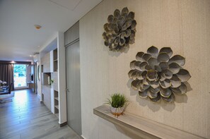 Suite, vistas a la ciudad | Zona de estar