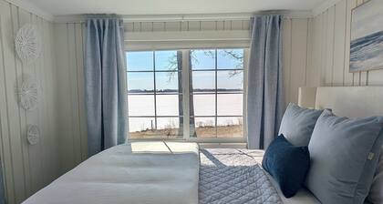 Lakefront Escape - Breathtaking Views in Fox Lake