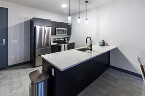 Fridge, dining tables - Landing | Amazing 1BD in Downtown Hartford (Hartford)