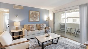 Smart TV - Landing | Beautiful 2BD, Courtyard (Paradise)