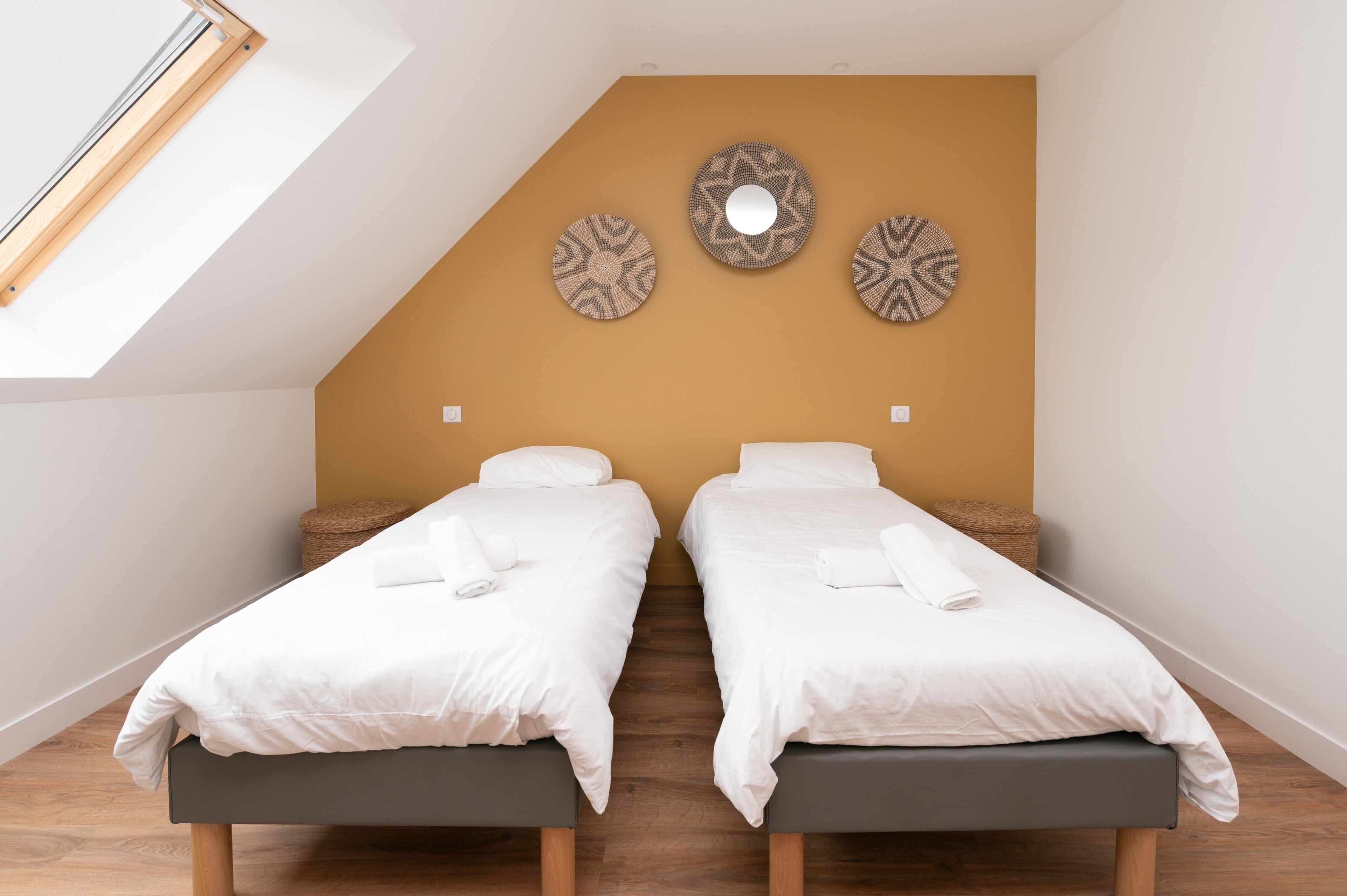 4 chambres, fer et planche à repasser, Wi-Fi, literie fournie