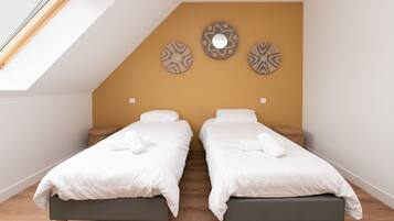 4 chambres, fer et planche à repasser, Wi-Fi, literie fournie