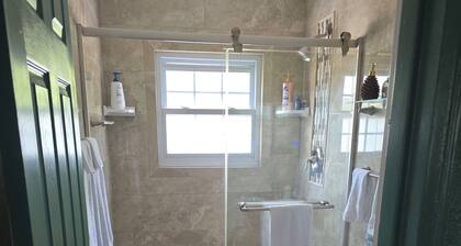 Blue Moon #204. 2 Bedroom 1 Bath Condo in Beautiful downtown Clayton