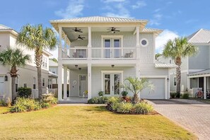 Exterior - Luxury Beach Retreat - Sleeps 14 - 5BR - Community Pool - Minutes to Beach (Miramar Beach)