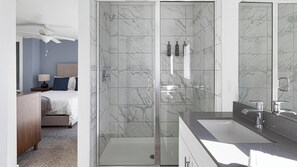 Bathroom - Landing | Stunning 2BD, Gym (North Las Vegas)