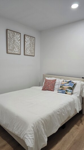 2 bedrooms, WiFi - 2-bedroom building in charming Stockbridge with cool AC (Stockbridge)