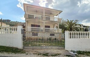 Exterior - 2 bedroom gorgeous apartment in Slatine (Slatine)
