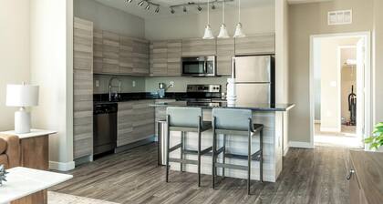 Landing | Stunning 1BD, Gym, Yoga Studio