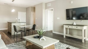 Interior - Landing | Amazing 1BD, Pool, Yoga Studio (Clearwater)