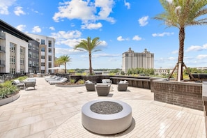 Terrace/patio - Landing | Beautiful 1BD, Clubhouse, Yoga Studio (Savannah)
